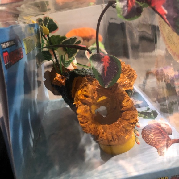 Orange green magnetic fish tank/reptile accessory - Picture 6 of 11